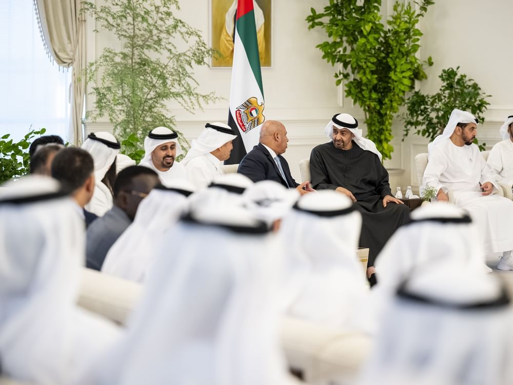 رئيس الدولة يستقبل المشاركين في معرض ومؤتمر"جلوبال ريل 2025"