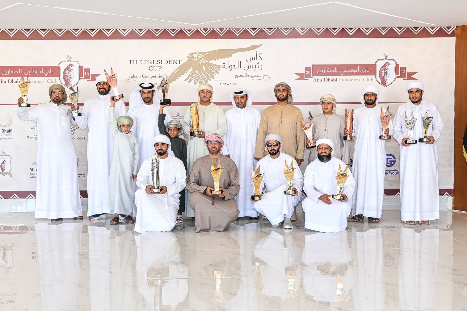 "لم ترى" بطل الرمز في كأس رئيس الدولة للصيد بالصقور