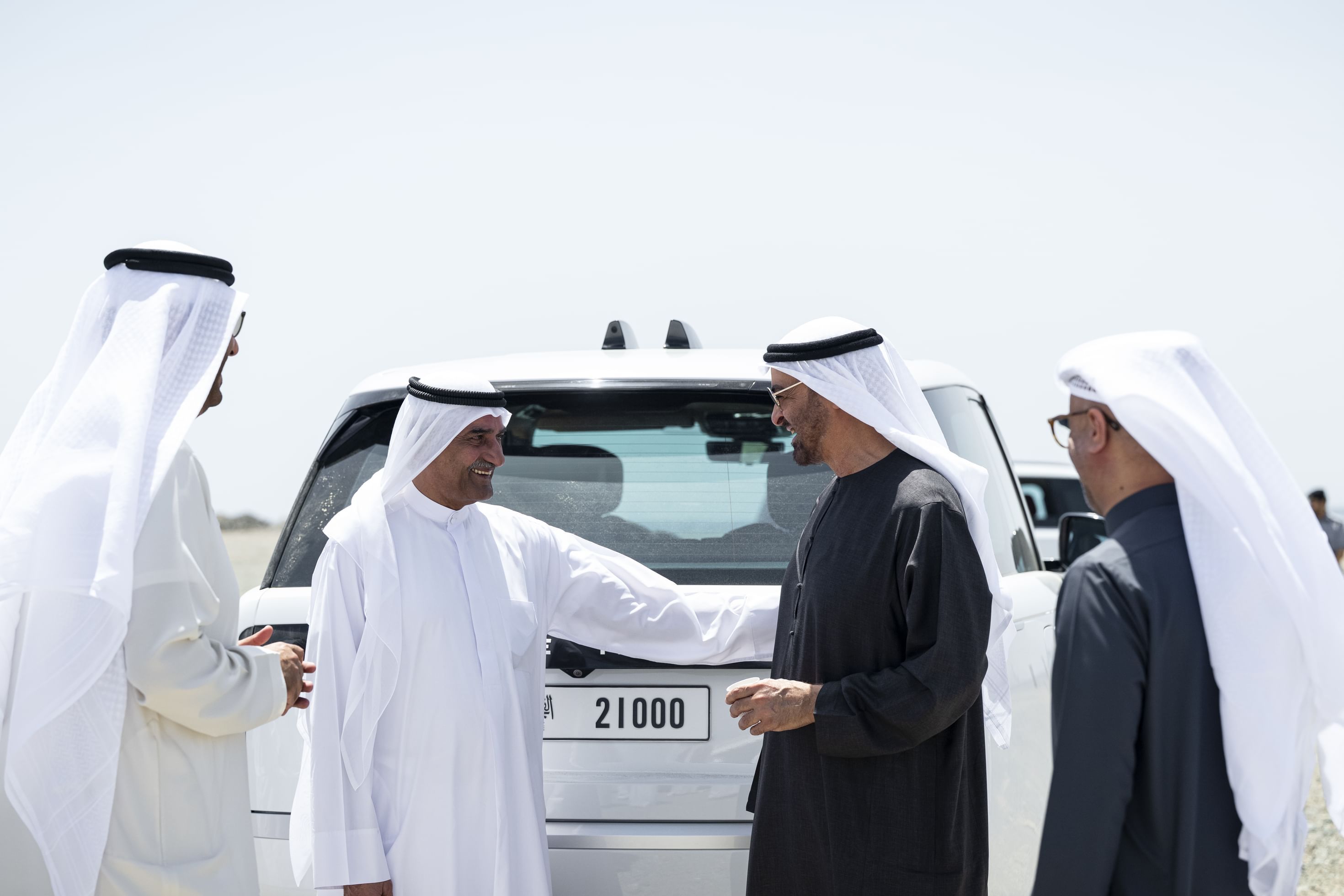 UAE President meets Ruler of Fujairah and conducts inspection of Fujairah Port 