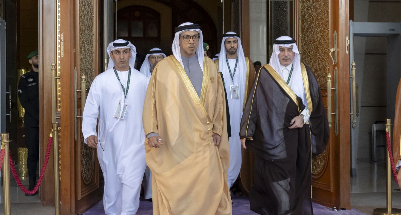 نيابة عن رئيس الدولة .. منصور بن زايد يشارك في القمة العربية الإسلامية في الرياض
