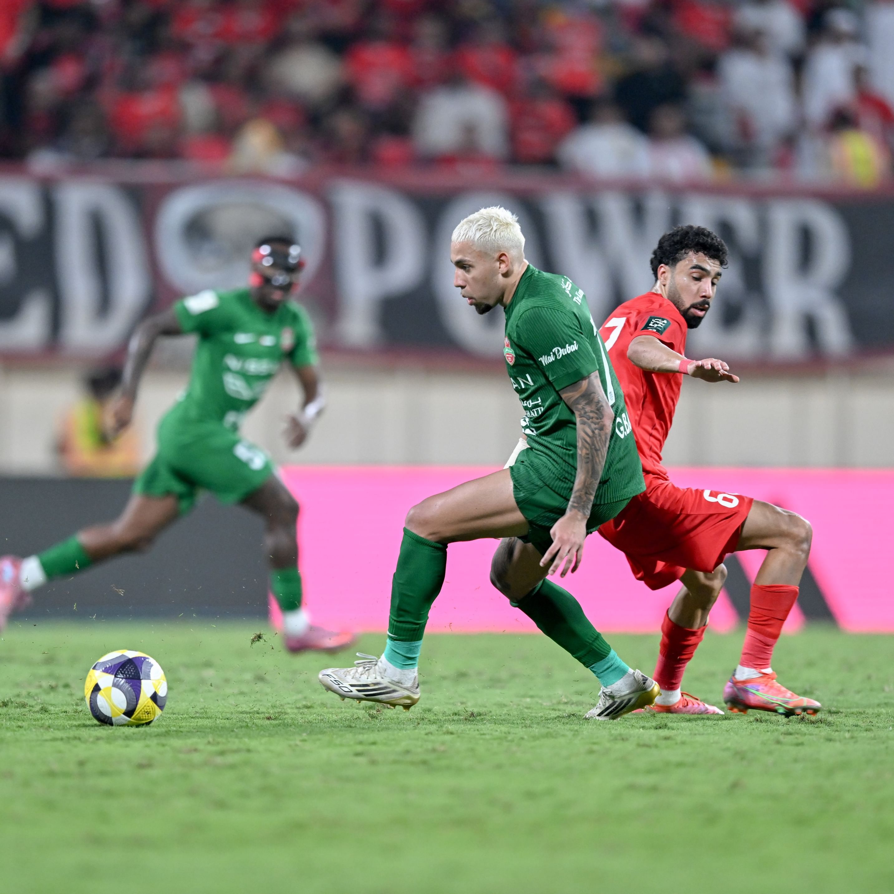 تأهل شباب الأهلي وخورفكان إلى ربع نهائي كأس رئيس الدولة لكرة القدم