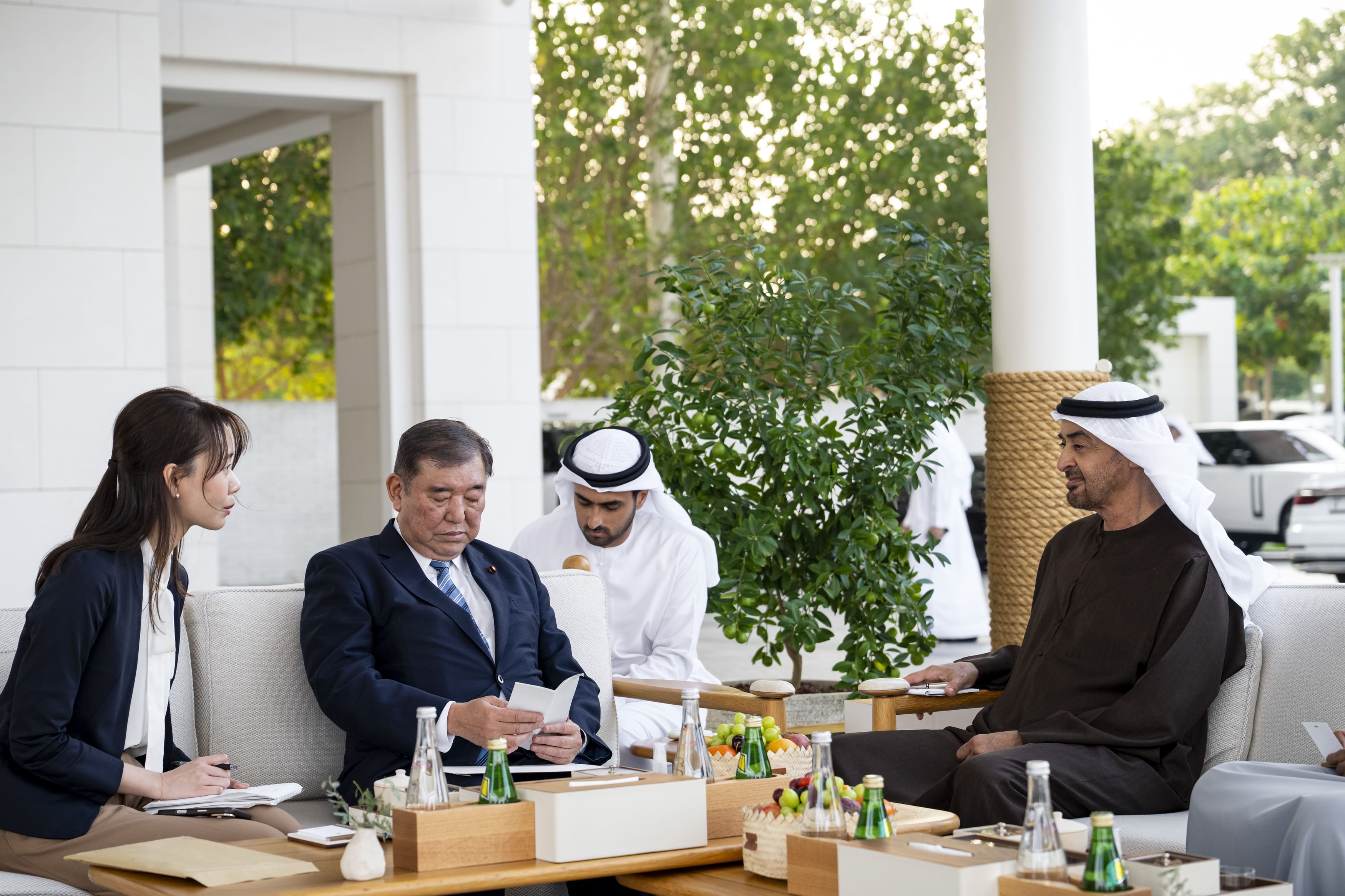 UAE President receives written message from Japanese Prime Minister delivered by Special Envoy